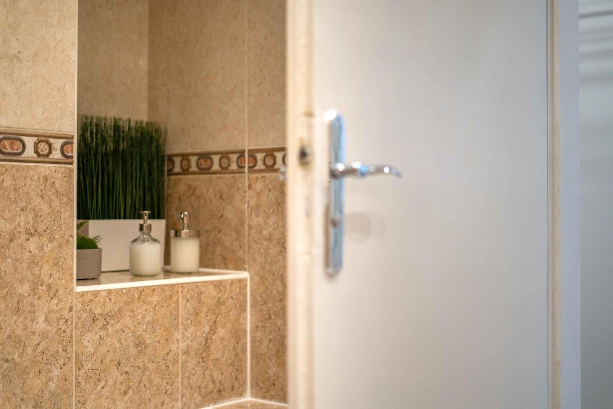 Best Location Apartment Air-Conditioned ブラチスラヴァ エクステリア 写真