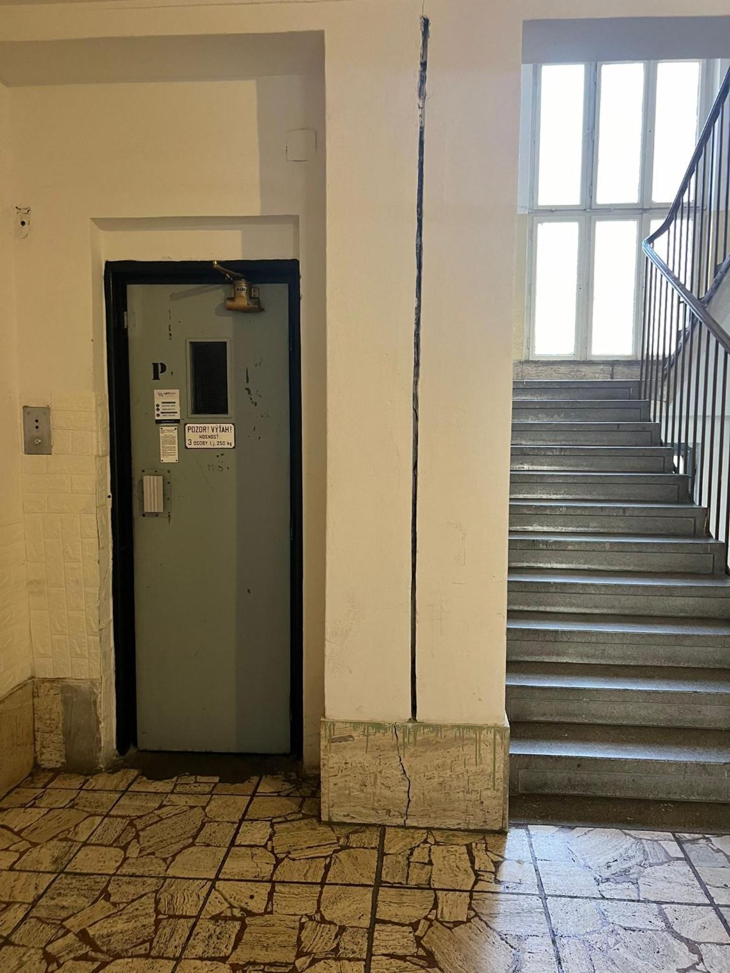 Best Location Apartment Air-Conditioned ブラチスラヴァ エクステリア 写真